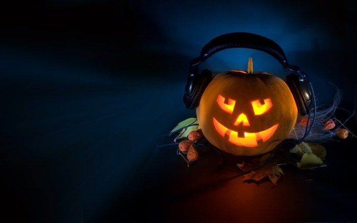 Extreme Halloween Scream - Chester, Space Eagle, Patrick Blue