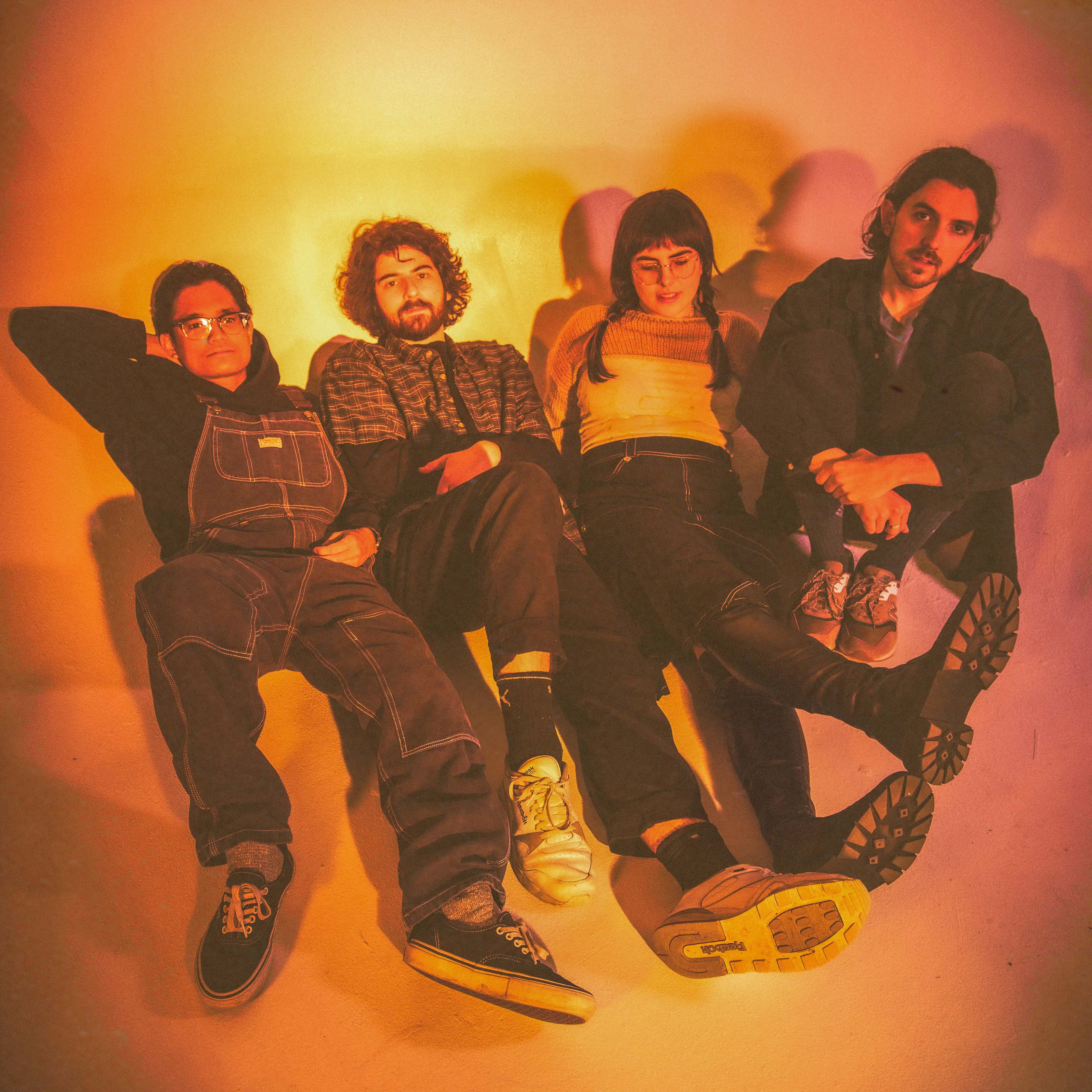 Living Hour, Beach Body, Ka Lok